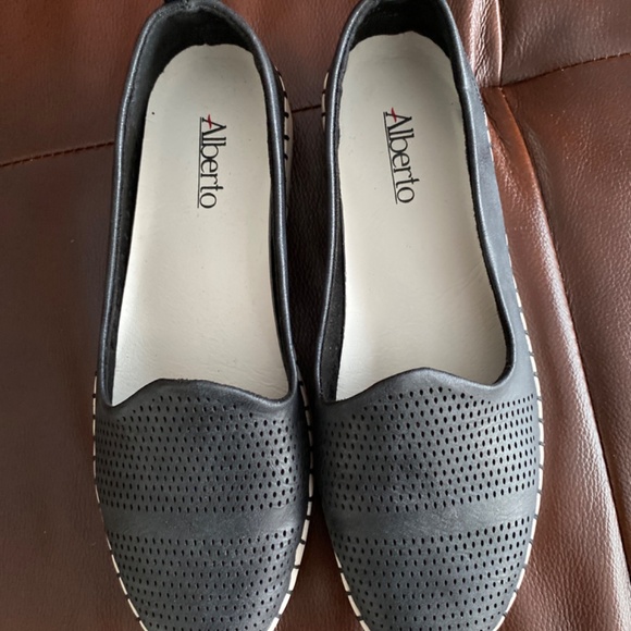 Shoes - Picture 3 of 3